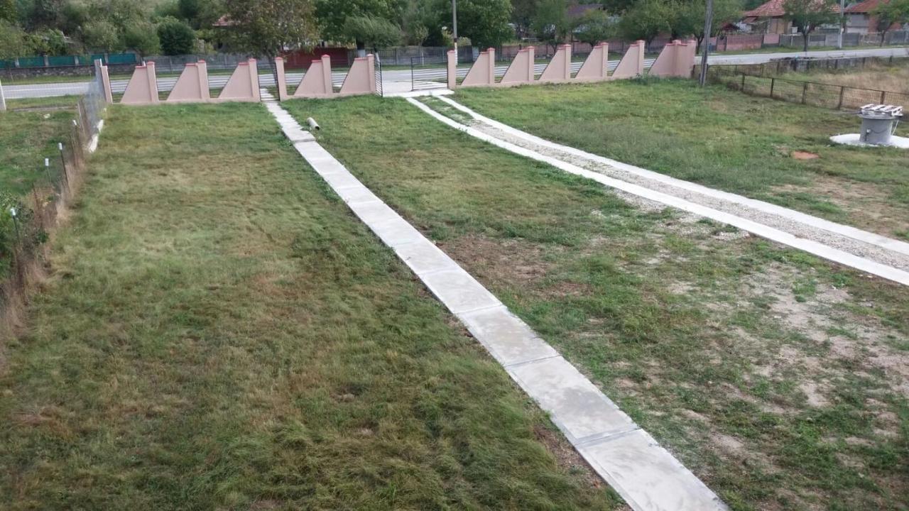 Pensiunea Aly Bumbesti Pitic Bagian luar foto