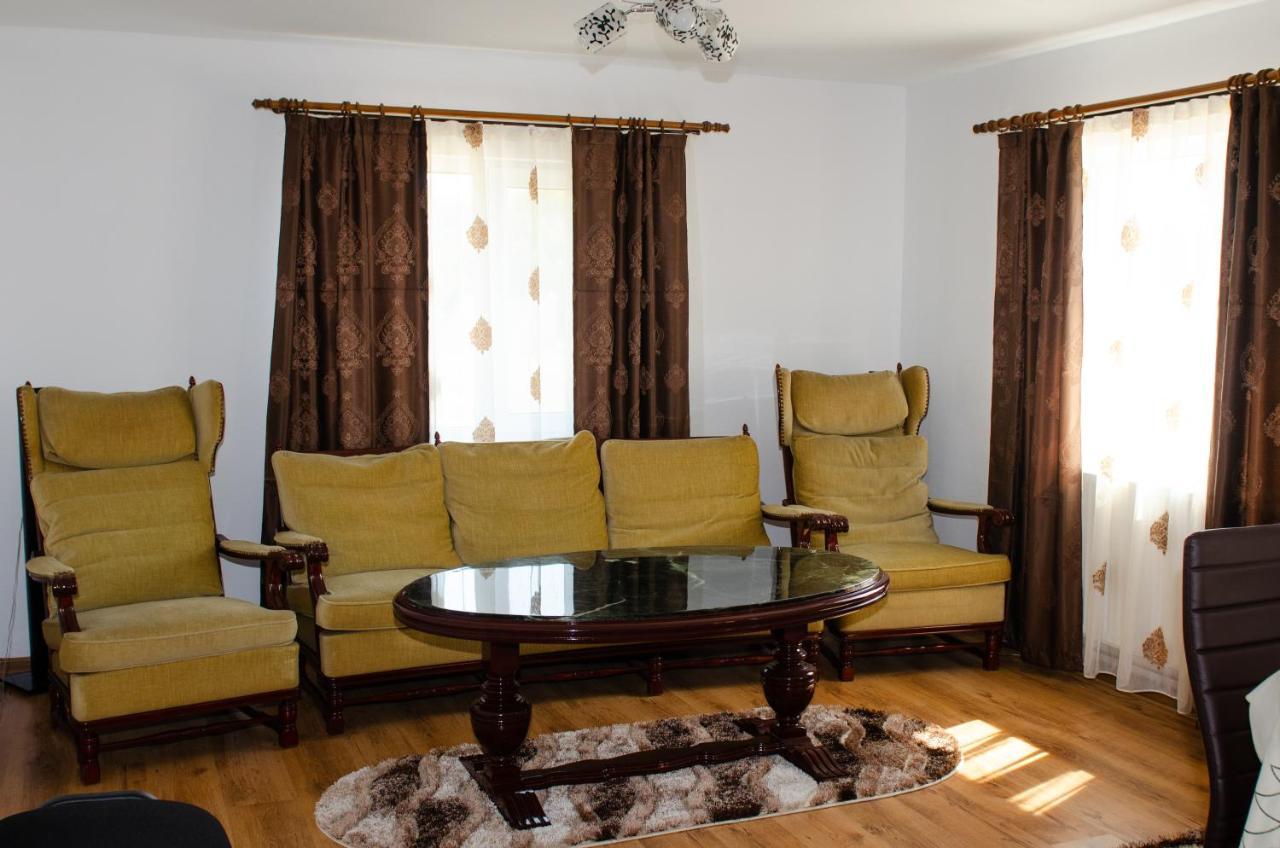 Pensiunea Aly Bumbesti Pitic Bagian luar foto