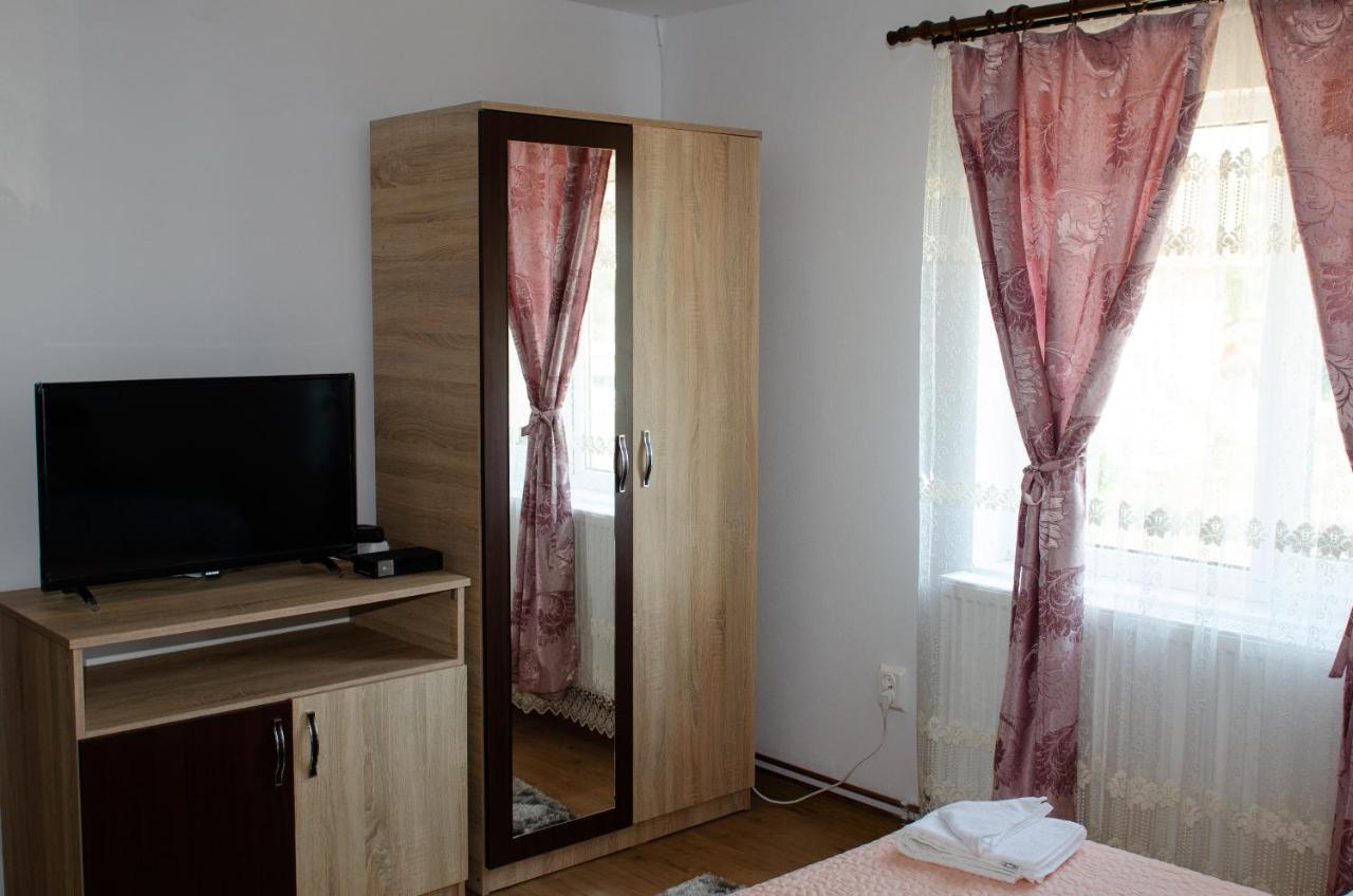 Pensiunea Aly Bumbesti Pitic Bagian luar foto